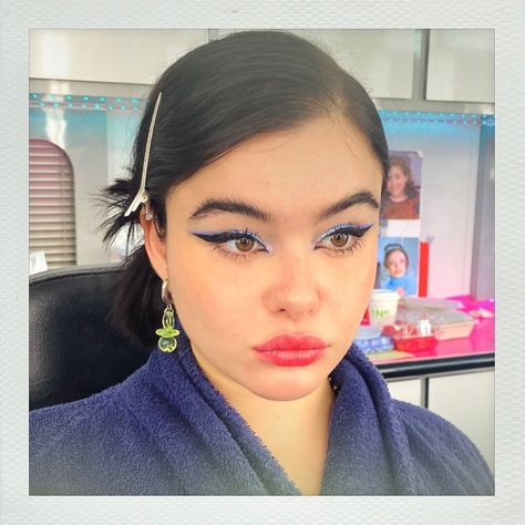 Doniella Davy on Instagram: “@barbieferreira always serving 🔥 continuity pics. We love a slightly upturned wing with inner corner definition and a bare lower lash line.…” Barbie Ferreira, Eye Makeup Designs, Colored Eyeliner, Makeup Eye Looks, Creative Makeup Looks, Lower Lashes, Fav Characters, Makeup Goals, Makeup Designs