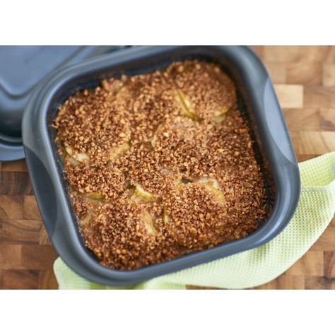 UltraPro Apple Crisp is the ultimate combination of sweet and crunchy. With a dash of our Cinnamon-Vanilla Seasoning, this treat will be on your family’s list of feel-go Microwave Apples, Morning Recipes, Diy Cinnamon, Tupperware Recipes, Easy Starters, Food Slicer, Apple Crisp Recipes, Cinnamon Vanilla, Seasoning Blend