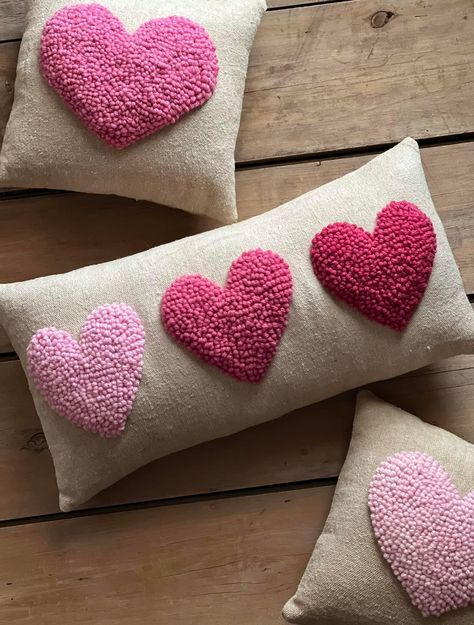 Projek Menjahit, Heart Pillows, Punch Needle Patterns, Heart Pillow, Punch Needle Embroidery, Needle Punch, Grain Sack, Punch Art, Diy Pillows