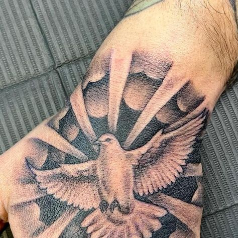 Christian Dobson on Instagram: "Hand dove. Made @familyfirsttattoo #handtattoo #handtattoos #dovetattoo #dovetattoos #classictattoo #classictattoos #classictattooing #religioustattoos #religioustattoo #chicanotattoo #chicanostyle #chicanotattoos #fineline #finelinetattoos #blackandgrey #blackandgreytattoos #blackandgreyink #blackandgreyink #blackandgreyallday #finelineblackandgrey #prisonstyletattoo" Black Dove Tattoo, Dove Hand Tattoo, Ray Tattoo, Tattoo 2024, Dove Tattoos, Dove Tattoo, Chicano Tattoos, Chicano Tattoo, Hand Tats