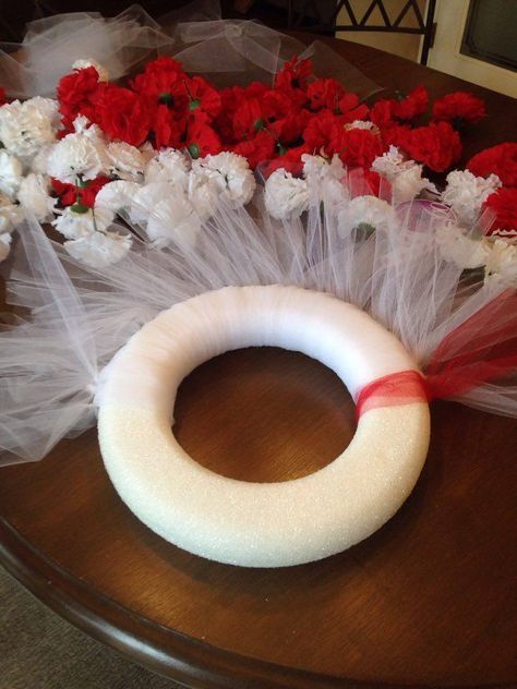 Canada Day Wreath, Canada Day Decorations, 4th Of July Wreaths, Canada Day Fireworks, Canada Day Crafts, Canada Day Party, White Carnations, Foam Wreath, Summertime Decor