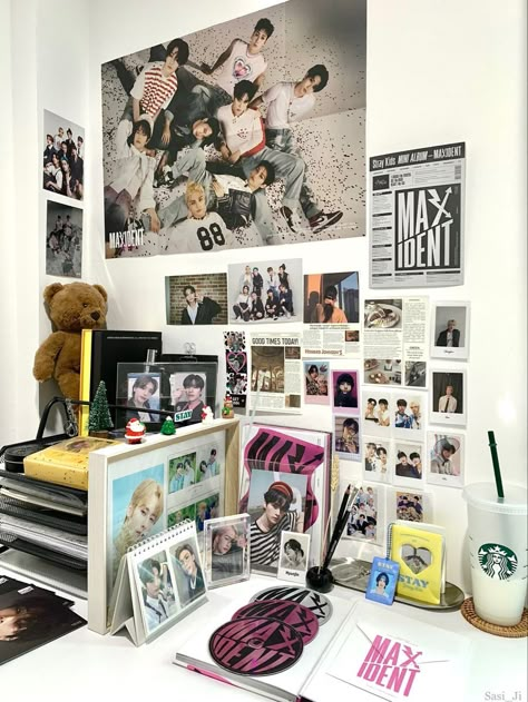 not my image!! Hyunjin Room Decor, Kpop Room Inspo Skz, Stay Room Decor Skz, K Pop Poster Wall Ideas, Skz Diy Ideas, Stray Kids Room Ideas, Skz Room Decor, Straykids Room Decor, Skz Room Ideas