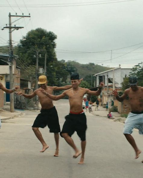 NOWNESS’s Instagram profile post: “#KeepMoving: Watch a clip of Passinho — a footwork dance born in the baile funk parties of Rio de Janeiro's favelas 🇧🇷⁠ ⁠ Tap the link in…” Footwork Dance, Funk Aesthetic, Brazil Dance, Mens Street Style Summer, Brazilian Workout, Dance It Out, Gangsta Rap, Dance Humor, Maid Outfit