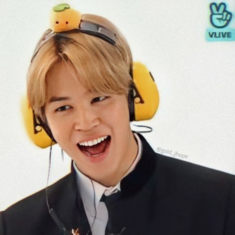 Bts Pfp Funny, Jimin Lachimolala, Jimin Run, Movie Stickers, Happy Birthday Template, Jimin Funny, Bts Jimin Funny, Bts Quotes, Run Bts