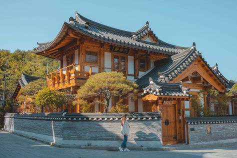 Korean Village, Hanok House, Korean Traditional House, Traditional Korean House, Hanok Village, Bukchon Hanok Village, Story Stone, Building Aesthetic, Wooden Walkways