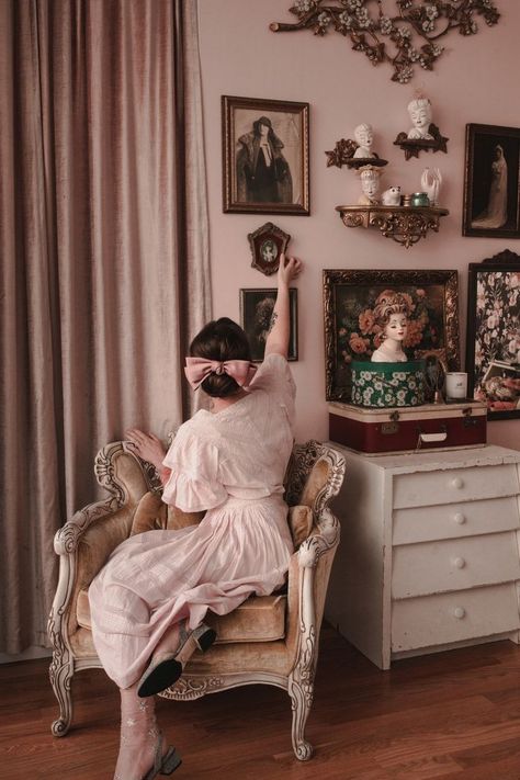 Blush Velvet Curtains, Keiko Lynn, Old Portraits, Vintage Room Decor, Old Room, Cottage Core Aesthetic, Vintage Bedroom, Decor Details, Vintage Room