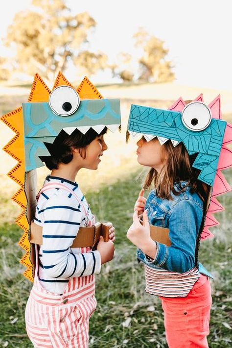 Diy Costumes For Kids, Creative Diy Costumes, Diy Dinosaur Costume, Kids Dinosaur Costume, Dinosaur Halloween Costume, Creative Halloween Costumes Diy, Dino Costume, Dinosaur Halloween, Dinosaur Hat