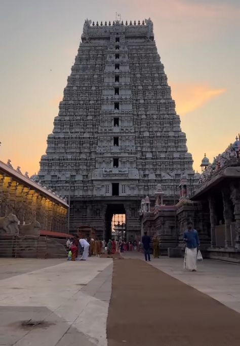 Srikalahasti Temple, Tamil Temple, Temple Gopuram, God Tattoo, Murugan Wallpapers, Passport Pictures, Lord Murugan Wallpapers, History Project, Studio Background Images