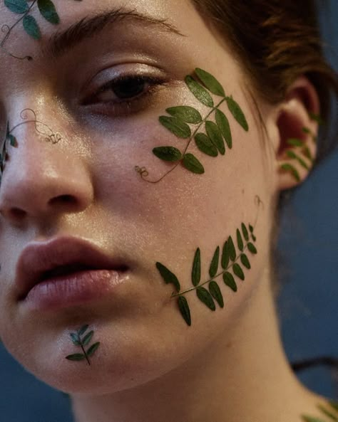 Tumblr Photography, 인물 사진, Photography Inspo, Face Art, Makeup Art, Photography Inspiration, Face Paint, Carnival Face Paint, Nature Inspiration