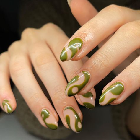 Black Nail Varnish, Martini Nails, Girls Nail Designs, Martini Olive, Fall Gel Nails, Green Nail Designs, Grunge Nails, Autumn Inspired, Zoella