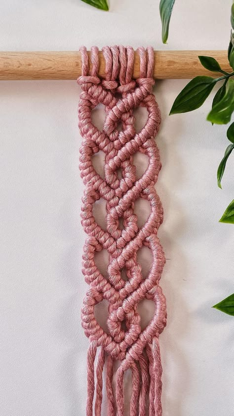 🌸Bochiknot | 💎 Lace Pattern 💕 How STUNNING is this knot pattern I created on the spot? Materials used to demonstrate knot pattern: •3mm single… | Instagram Different Macrame Knots, Useful Macrame Projects, Free Macrame Patterns Tutorials, Useful Macrame, Diy Daisy Flower, Diy Macrame Flower, Simple Plant Hanger, Macrame Toran, Diy Macrame Projects