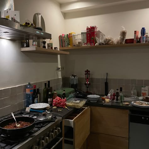 Flatting Ideas Student, Amsterdam Aesthetic Apartment, Chaotic Apartment Aesthetic, Broke Student Aesthetic, London Student Life Aesthetic, Student Flat Aesthetic, College Student Apartment Aesthetic, Netherlands Student Life, Student House Aesthetic