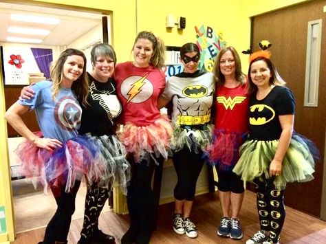 Super Hero teachers! Tutus and character t-shirts make for easy costumes! Superhero Teacher Costume, Easy Super Hero Costumes, Halloween Costumes For Teachers, Costumes For Teachers, Work Costumes, Superhero Dress Up, Mlp Cosplay, Superhero Tshirt, Super Hero Day