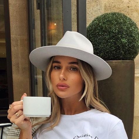 Tia Lineker on Instagram: "There’s just something about the coffee shops in Paris ☕️ wearing one of my favourite tees from @melroseonline" Tia Lineker, Dubai Outfits Ideas, Dubai Outfits, Paris Shopping, October 29, Cozy Fits, Coffee Shops, The Coffee, Outfits Ideas