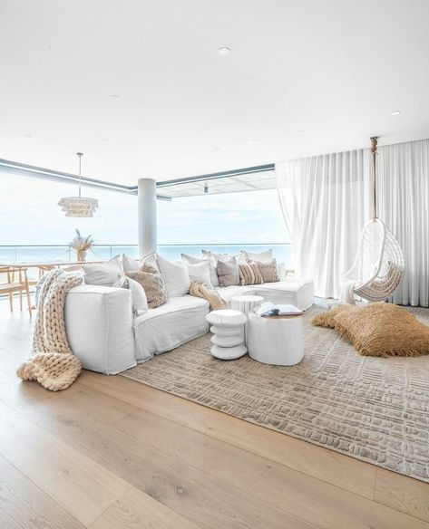 Styling Aesthetic, Beach House Interior Design, Coastal Interiors Design, Dream Beach Houses, Natural Decor, Interiors Online, Beach House Interior, Coastal Living Room, Modern Beach