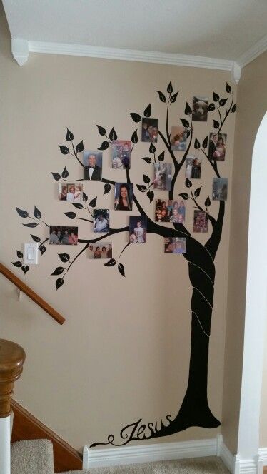 Painted picture tree Wall Painting Ideas With Photos, Family Tree Painting On Wall, Picture Tree Wall, Art Room Painting Ideas, Panting Photo Home, Room Tree Decor, Family Tree Wall Painting, Small Deck Furniture Layout, Small Deck Furniture