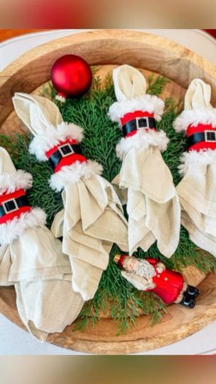 225K views · 4.5K reactions | The most adorable and easy Santa napkin holders!🎅🏼❤️ They are so cute and unique for your holiday hosting.. your guests will enjoy 🤗 How fun would this be as an activity to do together too to save for next year! Materials used: Paper towel rolls Red felt White fluffy yarn Black ribbon Belt buckles Hot glue Enjoy!🥰 | Tara Panasiuk | Kelly Clarkson · Underneath the Tree Diy Christmas Napkins, Diy Napkin Holder, Ring Holder Diy, Napkin Rings Diy, Christmas Napkin Rings, Diy Napkins, Ring Holders, Napkin Holders, Christmas Napkins