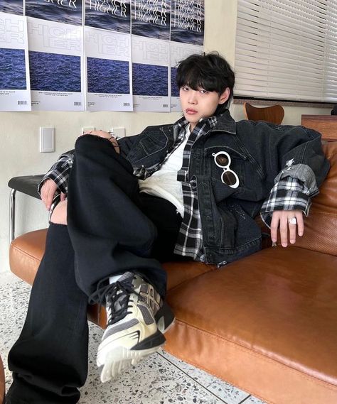 Korean Grunge Outfits, Ripples Warmup, Edgy Outfits Men, Male Outfits Aesthetic, Aesthetic Male Outfits, Grunge Outfits Men, Masc Fashion, Masc Outfits, Aesthetic Outfits Men