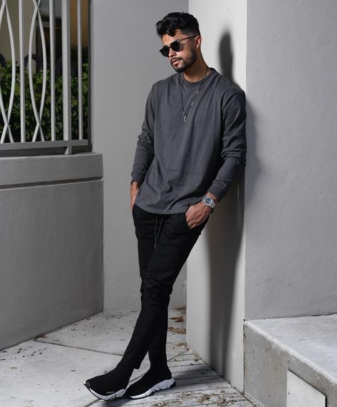 Jose Zuniga, Balenciaga Outfits, Teaching Mens Fashion, Mens Photoshoot Poses, Mens Casual Outfits Summer, Men Fashion Casual Shirts, Stylish Men Casual, Modern Clothing, Men Stylish Dress