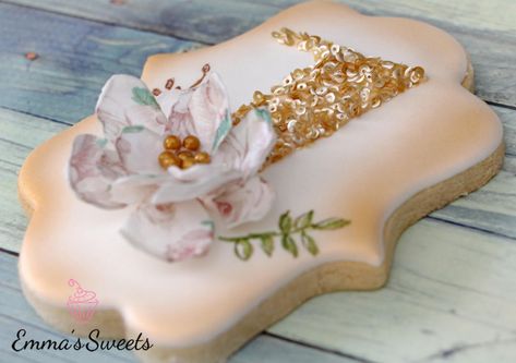 Wafer Paper and Sequins by Emma's Sweets Paper Cookies, Wood Cookies, Cookie Craft, Cookie Connection, Cookie Tutorials, Edible Gold, Wafer Paper, Paper Designs, Paper Flower Tutorial