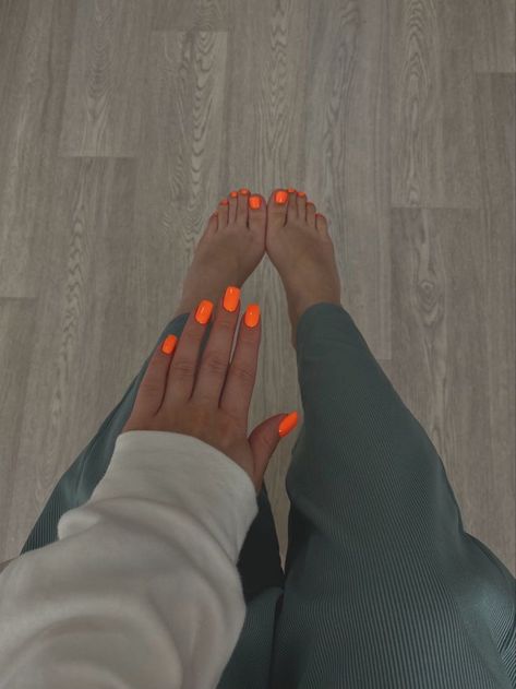 August Nail Colors, Orange Pedicure, Orange Toe Nails, Orange Fall Nails, August Nails, Toe Nail Color, Pretty Toe Nails, Manicure Colors, Cute Toe Nails