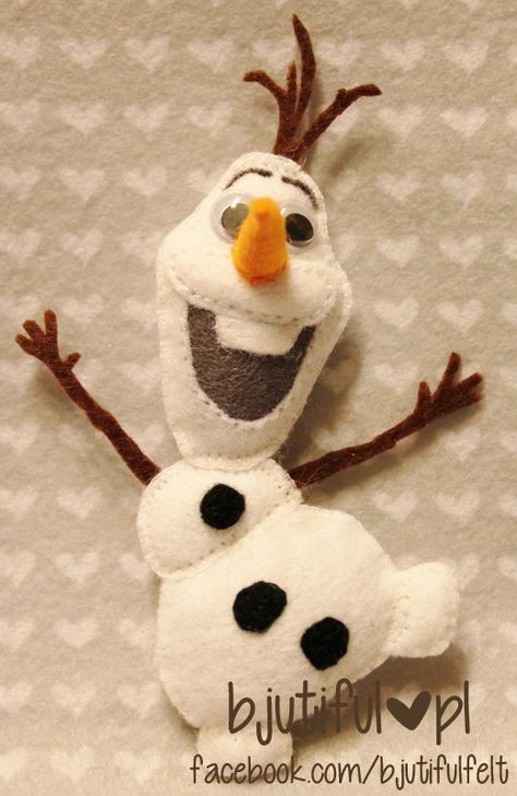 frozen - olaf Frozen Olaf, Felt Christmas Decorations, Felt Decorations, Felt Christmas Ornaments, Wool Crafts, Disney Crafts, Christmas Sewing, Felt Dolls, Felt Diy