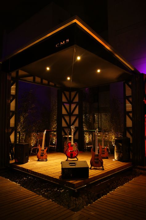 Restaurant Music Stage Design, Stage Bar Design, Retro Stage Design, Egyptian Furniture, Restaurant Music, Restaurant Layout, Home Music Rooms, Dj Stage, Bar Music