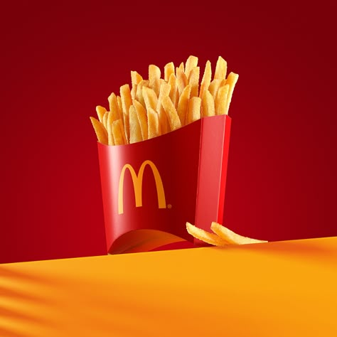 3D McFries on Behance Chips Ads, Shape Photography, Mcdonalds Fries, Art Advertising, Mcdonalds Gift Card, Cream Packaging, Actors Illustration, Ice Cream Packaging, Pizza Design