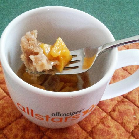 Quick Peach Cobbler In a Mug Peach Cobbler In A Mug, Cobbler In A Mug, Quick Peach Cobbler, Mug Recipe, Dessert In A Mug, Creamed Spinach Recipe, Keto Cinnamon Rolls, Peach Cobbler Easy, Peach Desserts