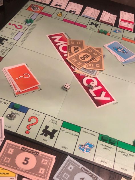 Monopoly With Friends Aesthetic, Monopoly Astethic, Monopoly Board Aesthetic, Monopoly Night Aesthetic, Monopoly Game Aesthetic, Playing Monopoly Aesthetic, Girls Game Night Aesthetic, Family Night Aesthetic, Vintage Board Games Aesthetic