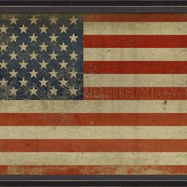 Artwork Flag Frame, Old American Flag, Framed American Flag, American Flag Crafts, Masculine Interior Design, American Flag Wall Art, American Flag Art, Flag Crafts, Cottage Farmhouse Decor