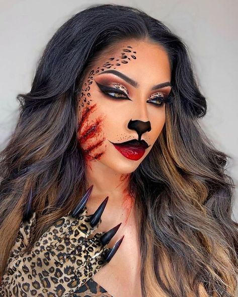 Liquid Latex Halloween Makeup Ideas, Latex Halloween Makeup, Liquid Latex Makeup Halloween, Movie Makeup Looks, Makeup Halloween Ideas Creative, Halloween Blood Makeup, Blood Makeup Look, Liquid Latex Makeup Ideas, Halloween Looks Makeup