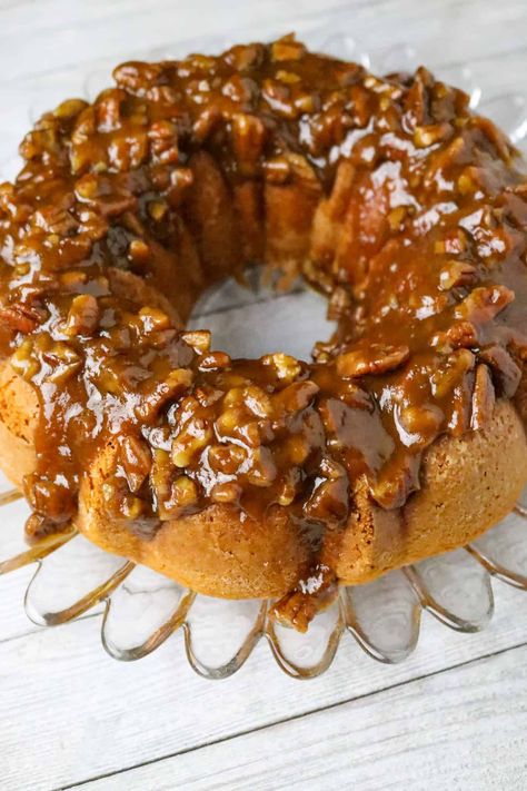 Pumpkin Bunt Cake, Apple Dessert Recipes Healthy, Thanksgiving Desserts Cake, Pumpkin Bundt Cake Recipes, Pumpkin Pound Cake, Pumpkin Bundt Cake, Pumpkin Pie Mix, Brown Sugar Glaze, Boxed Cake