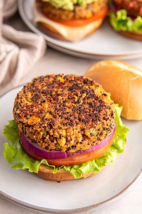 Best Veggie Burger Recipe, Veggie Burger Recipe Easy, Easy Veggie Burger, Veggie Burger Recipe, Homemade Veggie Burgers, Easy Burger Recipe, Best Veggie Burger, Veggie Burgers Recipe, Burger Toppings