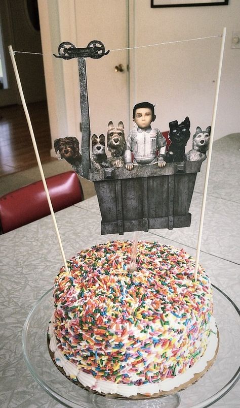 Isle of Dogs cake topper for Moss’ 15th Wes Anderson Birthday Party, Wes Anderson Birthday, Dogs Cake, Snoopy Items, Dogs Birthday, Dog Cake Topper, Isle Of Dogs, Dog Cakes, Ni Idea