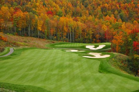 Golf Course Photography, Carolina Mountains, Most Beautiful Wallpaper, North Carolina Mountains, Custom Wall Murals, Fabric Wall Art, Golf Lessons, Best Seasons, Golf Tips