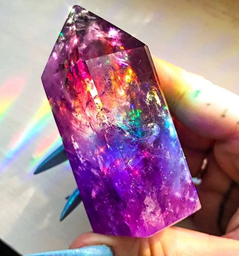 Crystal Vibes, Crystal Aesthetic, Pretty Rocks, Cool Rocks, Magical Jewelry, Crystal Magic, Rainbow Crystal, Minerals And Gemstones, Rocks And Gems