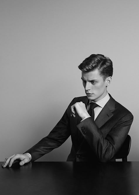 Janis Ancens, Gentle Man, Business Portrait, Male Poses, Ermenegildo Zegna, Gentleman Style, Suit And Tie, Well Dressed, Male Models