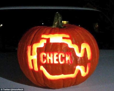 Straight out of a horror movie: Others have carved pumpkins with a 'check engine' light on Pumpkin Board, Pumpkins Carving, Funny Pumpkin Carvings, Pumpkin Carve, Cute Pumpkin Carving, Disney Pumpkin Carving, Pumkin Carving, Halloween Pumpkin Carving Stencils, Pumpkin Carving Party