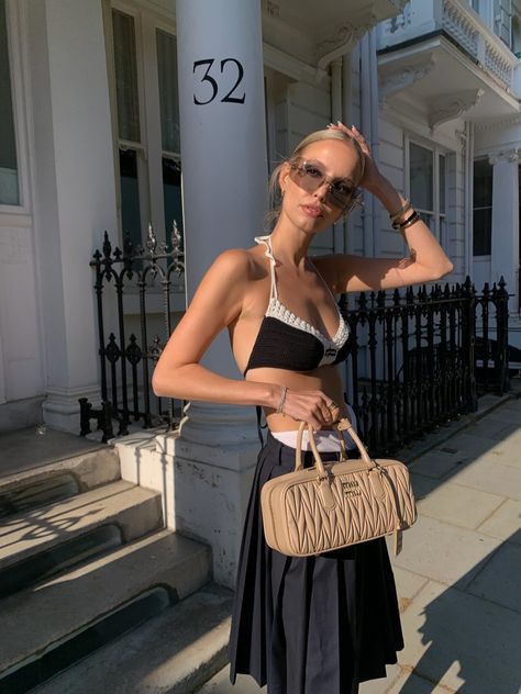 Miu Miu Bag Outfit, Miu Miu Set, Shoulder Bag Outfit, Leonie Hanne, Crochet Bra, City Vibes, Instagram Famous, Miu Miu Bag, Bag Outfit