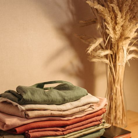 Hemp Clothing Is In & Cotton Is Out – Here's Why Hemp Clothing, Sustainable Shopping, Hemp Fabric, Fashion Articles, Fabric Flowers Diy, Clothing Photography, Style Challenge, Organic Fabrics, How To Dye Fabric