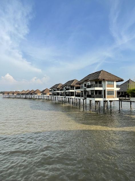 Malaysia Resorts, Strait Of Malacca, Water Villa, Sepang, Superior Room, Ordinary Girls, Reception Areas, Infinity Pool, Lounge Areas