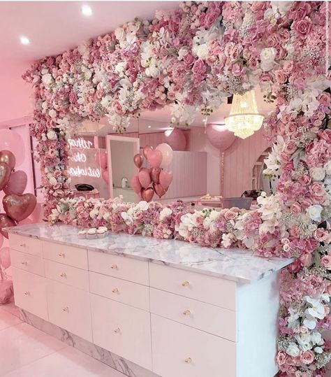 Deco Spa, Beauty Shop Decor, Makeup Studio Decor, Beauty Room Salon, Esthetician Room Decor, Esthetics Room, Salon Suites Decor, Esthetician Room, Makeup Station