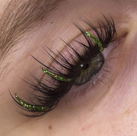 Lashes Fake Eyelashes, Lashes Tutorial, Color Extensions, Main Character Energy, Lash Extensions Styles, Eyelash Extentions, Birthday Makeup, Beauty Room Design, Colorful Glitter