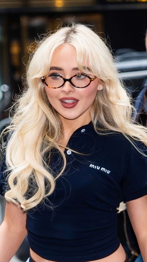 Fake Glasses Outfit, Miumiu Glasses Frames, Eyeglasses Inspo Aesthetic, 2024 Glasses Trends For Women, Eye Glasses Trend For 2024, Eyeglasses Trend 2024, Eyewear 2024 Trend Women, Eyeglasses 2024 Trend Women, Statement Glasses Frames