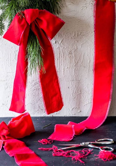 Bow Tutorial Wreath, Diy Ribbon Bows For Wreaths, How To Make A Bow With Velvet Ribbon, How To Make A Velvet Bow, Diy Velvet Bow, Velvet Bows Diy, Wreath Bows How To Make, How To Make A Wreath Bow, Bow For Wreath Diy