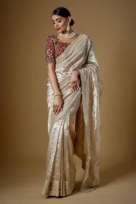 Tissue Saree For Wedding, Pearl Saree Design, Bridal Tissue Saree, Gold Saree With Red Blouse, Gold Tissue Saree With Contrast Blouse, Gold Saree With Contrast Blouse, Tissue Saree Look, Gold Wedding Saree, Saree Pants