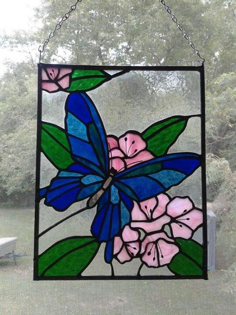 Stained Glass Art Butterfly, Glass Painting Butterfly, Vitray Art Ideas, Stained Glass Window Patterns, Wood Sketch, Stained Glass Lamp Shades, Glass Painting Patterns, Bond Paper Design, Stained Glass Quilt