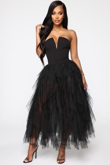 c5cc17e395d3049b03e0f1ccebb02b4ddesc38814694ri Tube Maxi Dress, Tube Maxi Dresses, Black Ball Gown, Tulle Maxi Dress, Black Tulle, Big Clothes, Curve Dresses, Garters, Sleeveless Maxi Dress