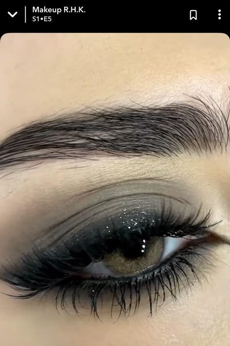 Black Makeup For Homecoming, Dark Ball Makeup, Prom Dark Makeup, Witch Makeup Glitter, Black Homecoming Makeup Looks, Black Makeup Ideas Eyeshadows, Holo Eye Make Up, Edgy Prom Makeup, Black Green Eyeshadow